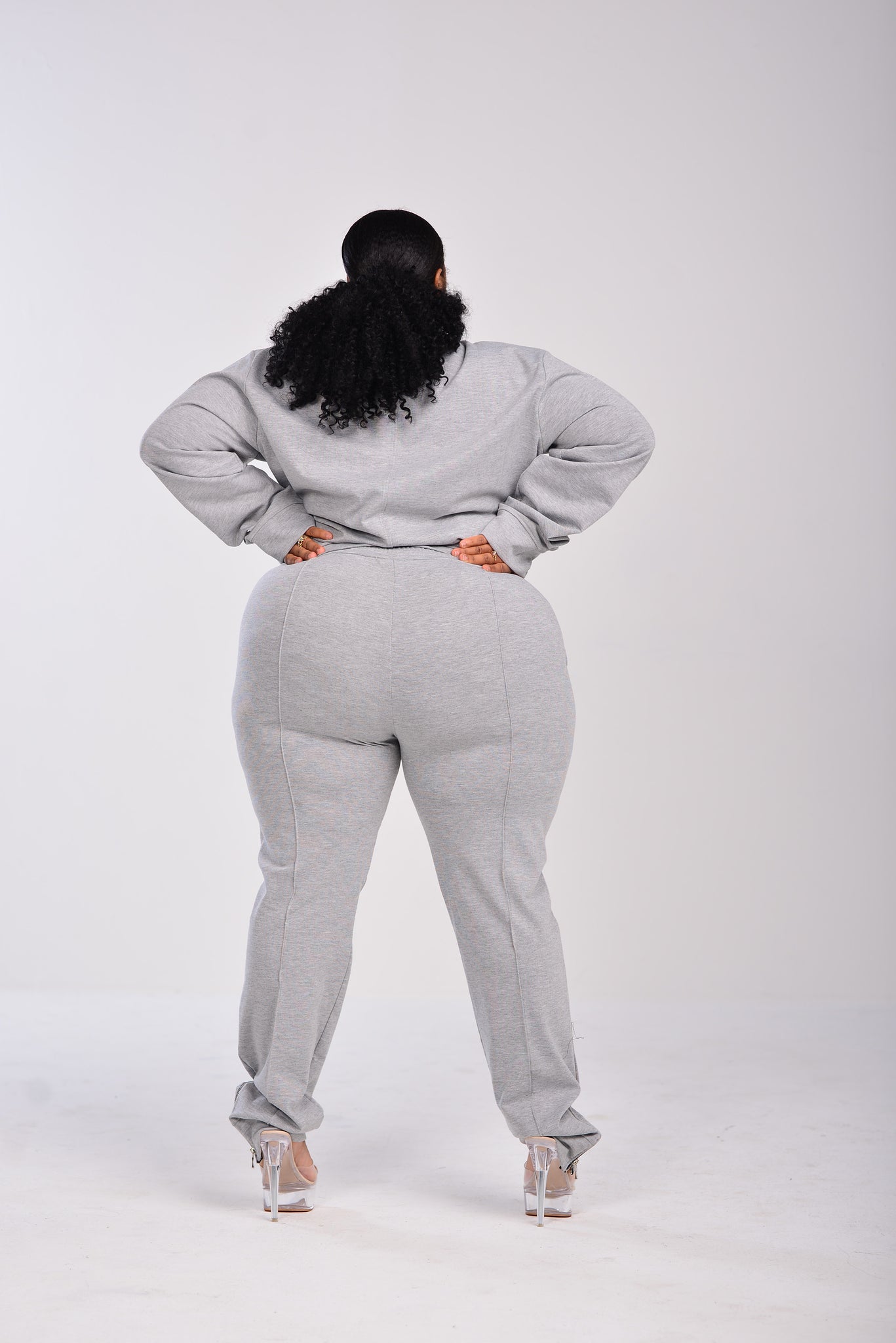 FLUFFY GREY