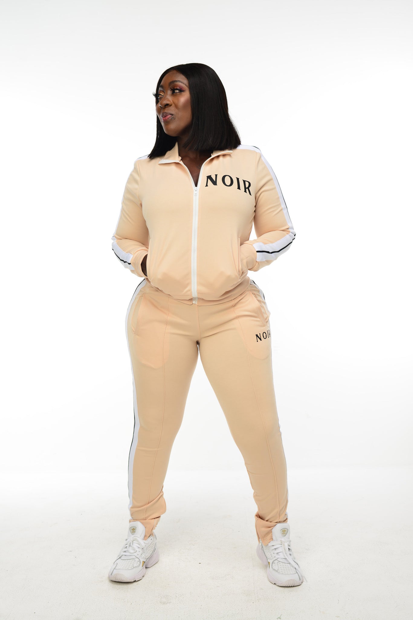 NOIR NUDE